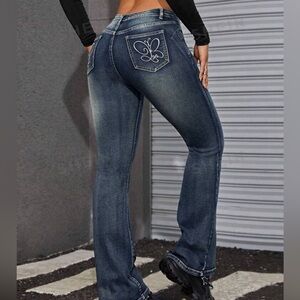 XL Blue Dark Wash Embroidered Flare Jeans, great condition